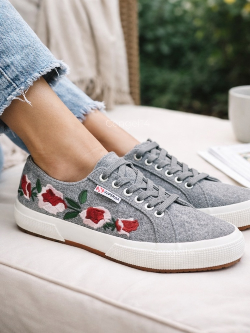 Superga Wool Floral Appliqué Sneakers Gray Lace-Up Rare Women’s 8.5